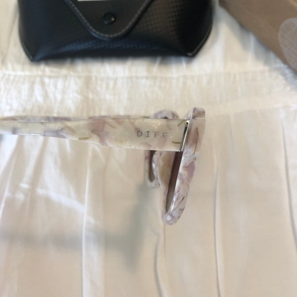 BRAND NEW! Diff Sunglasses - Picture 3 of 8